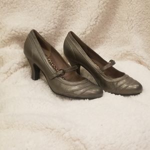 Hush puppies pumps